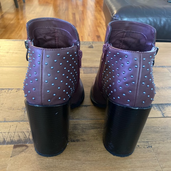 Justfab bootie. Burgundy . Worn. Edgy bootie. - Picture 1 of 6